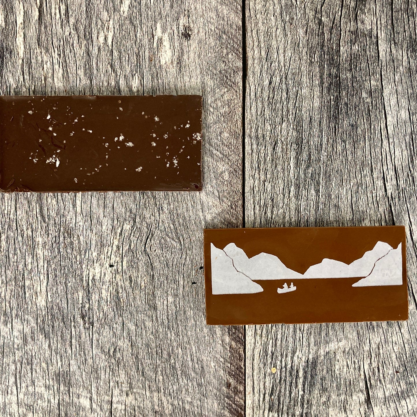 Tablette motif Lac et canot chocolat lait ou noir - sel du St-Laurent
