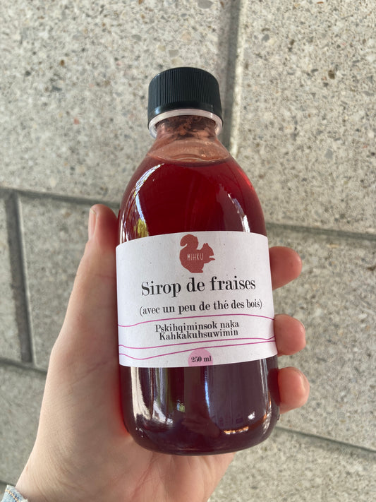 Sirop de fraises (avec un peu de thé des bois)