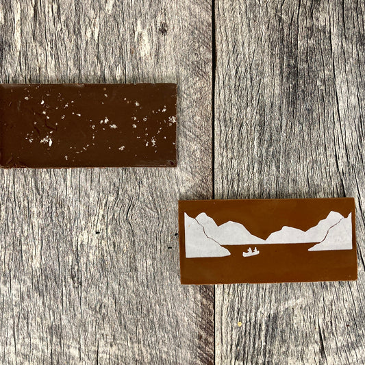 Tablette motif Lac et canot chocolat lait ou noir - sel du St-Laurent